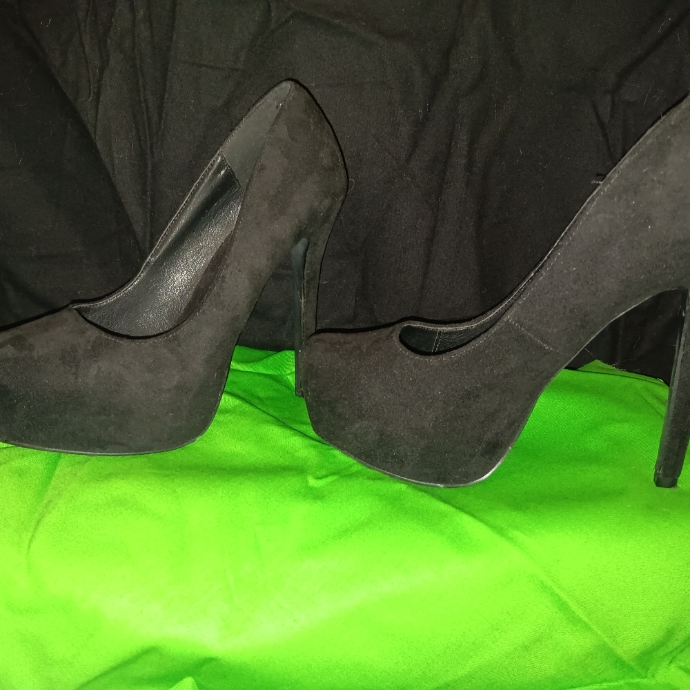 Shoes - Picture 13 of 13